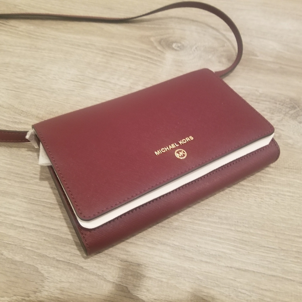 Michael Kors Crossbody Clutch